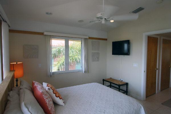 Serenity Four Bedroom Villa 홈즈비치 외부 사진