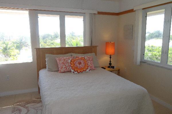 Serenity Four Bedroom Villa 홈즈비치 외부 사진